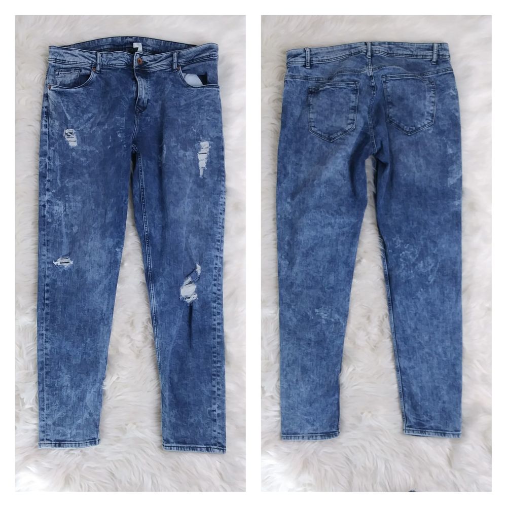 3/20$ H & M Acid wash skinny distressed jeans